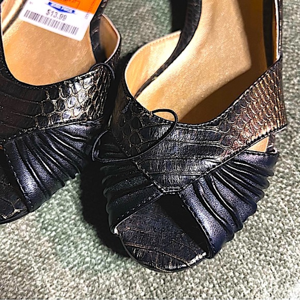 Chinese Laundry flats 6.5